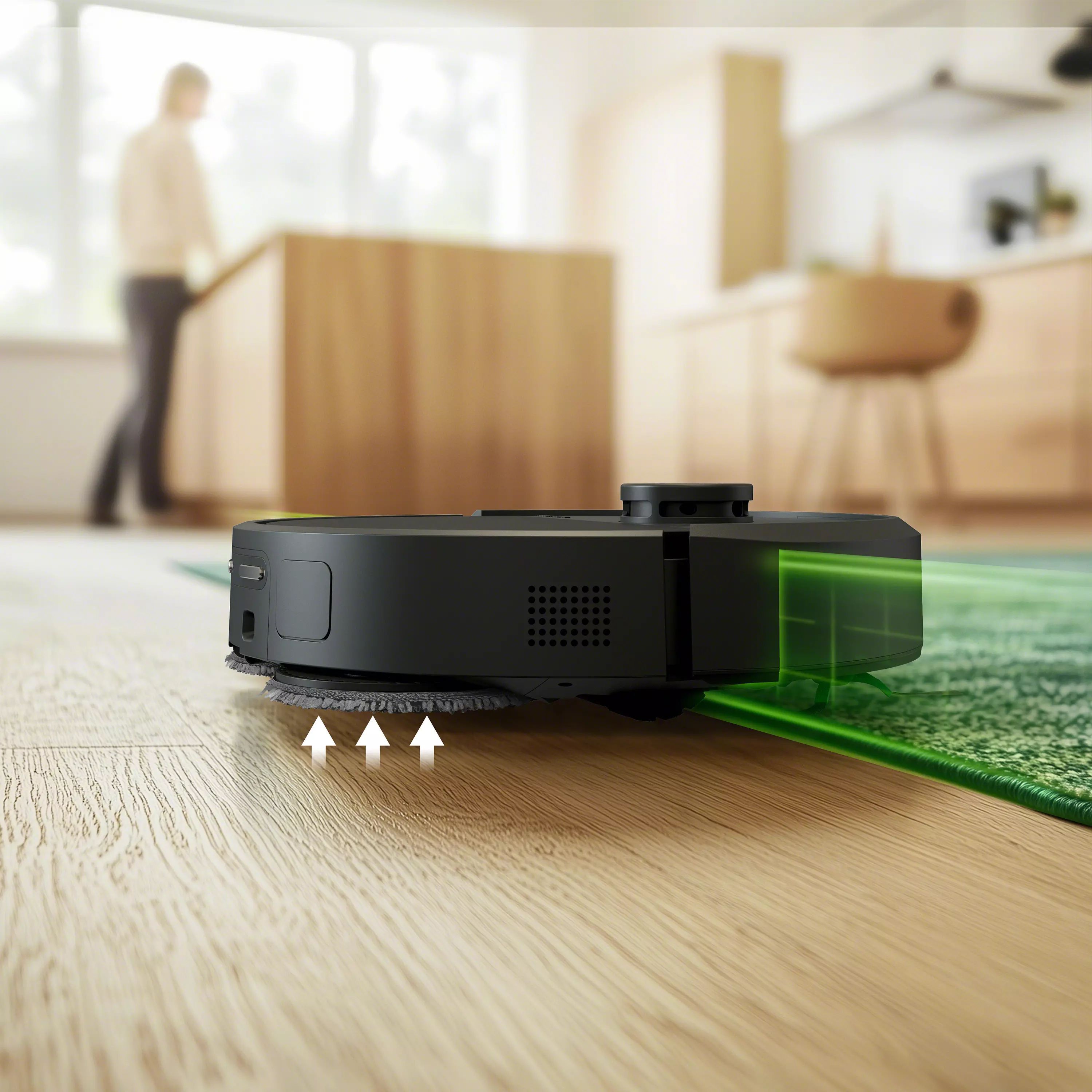 Roomba® Plus 505X Combo robot + AutoWash™ dock​ | BLACK